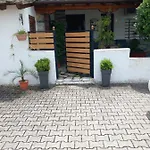 Poly's Sea Side House Коропи