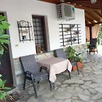 Poly's Sea Side House Дом отдыха