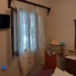 Дом отдыха Poly's Sea Side House Коропи