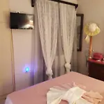 Poly's Sea Side House Дом отдыха