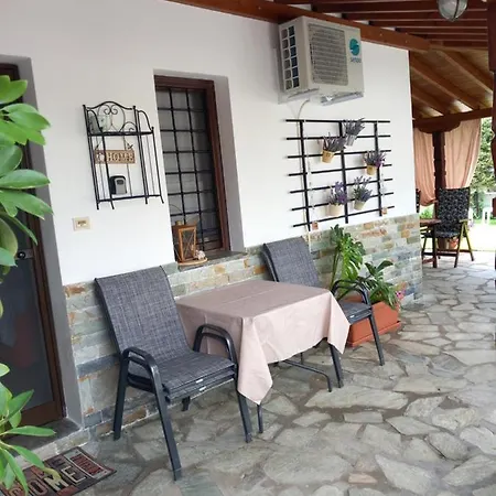 Poly's Sea Side House בית נופש