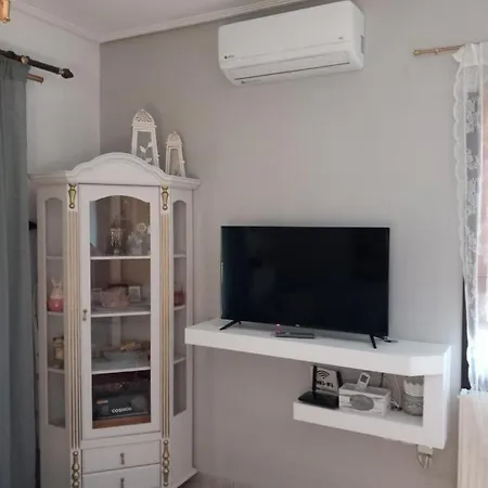 Poly's Sea Side House בית נופש *