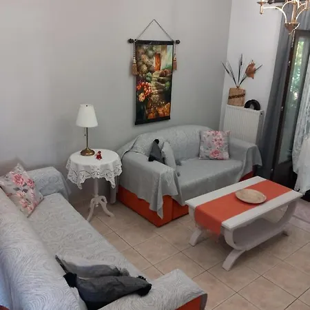 Poly's Sea Side House קורופי