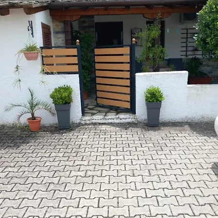 Poly's Sea Side House Koropi