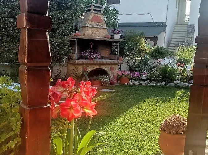 Case de vacanță Poly's Sea Side House *