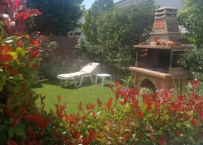 Poly's Sea Side House