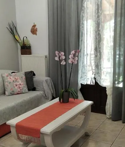 Holiday home Poly's Sea Side House *