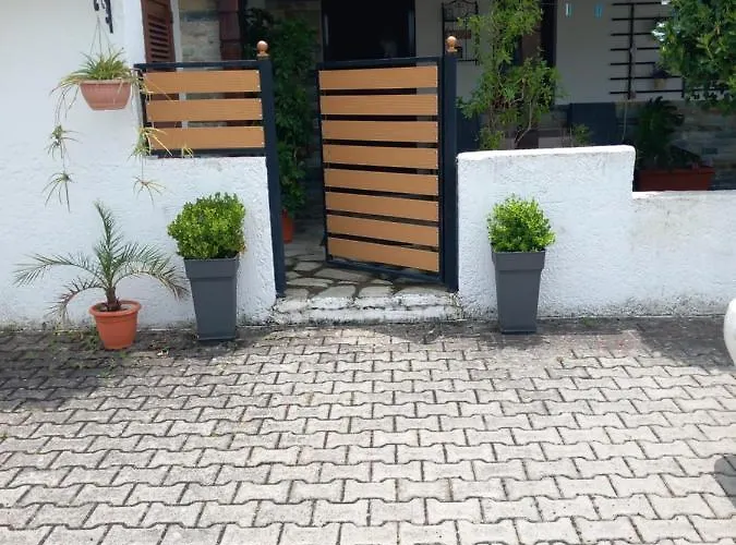 Poly's Sea Side House Koropi